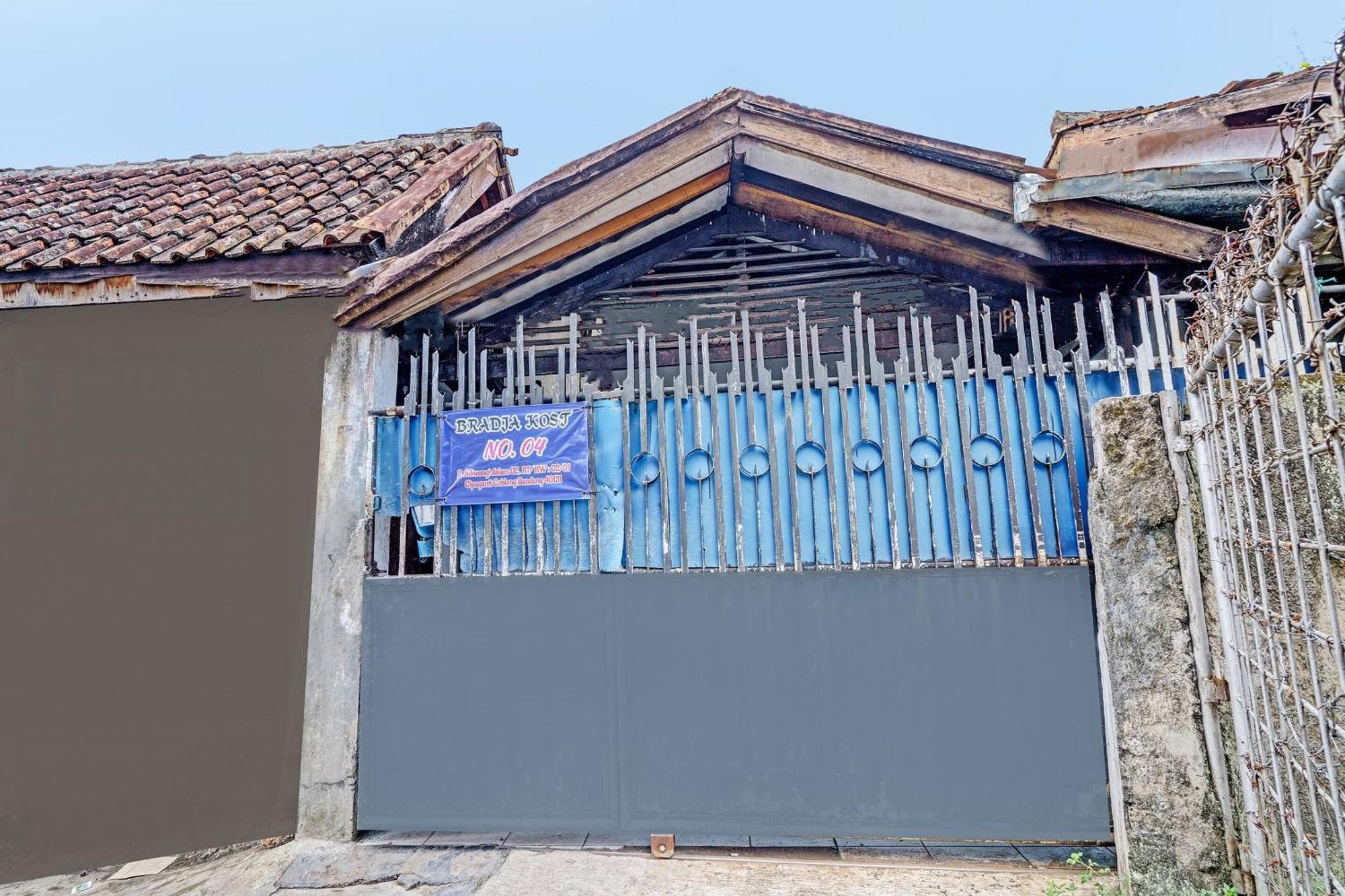 Oyo Life 92709 Kost Teras Cikapundung Syariah Hotel Bandung Eksteriør billede