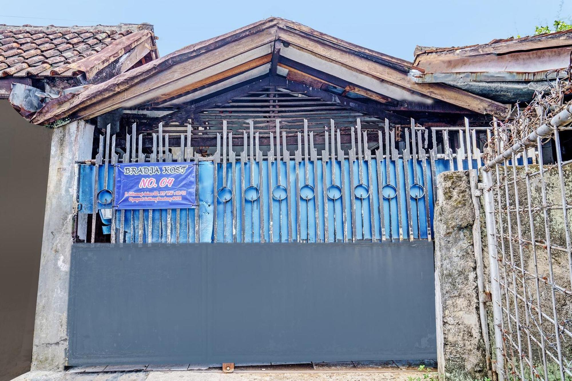Oyo Life 92709 Kost Teras Cikapundung Syariah Hotel Bandung Eksteriør billede